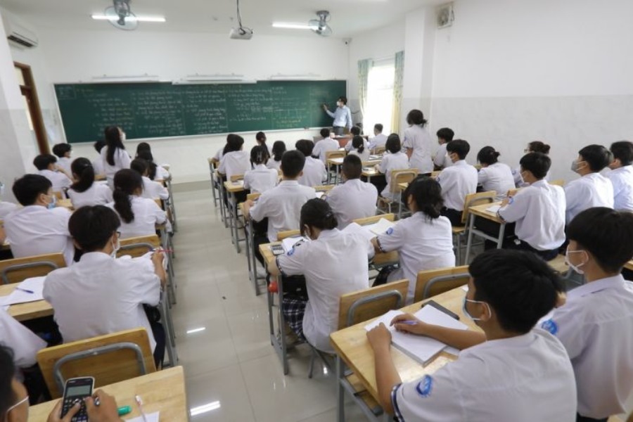 Trường công lập là cơ sở giáo dục do Nhà nước quản lý, giảng dạy theo chương trình chuẩn thống nhất toàn quốc