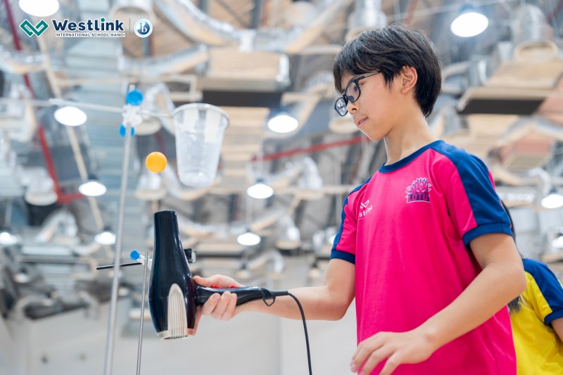 Trẻ được phát triển tư duy thông qua các dự án, thí nghiệm…được thực hành tại trường